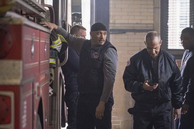 Chicago Fire - Der Augenzeuge - Filmfotos - Joe Minoso