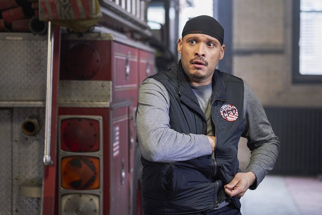 Chicago Fire - What I Saw - Van film - Joe Minoso