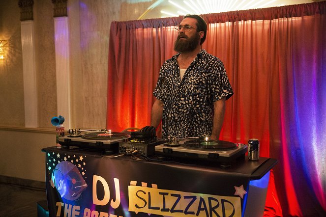 Unbreakable Kimmy Schmidt - Party Monster: Scratching the Surface - Photos