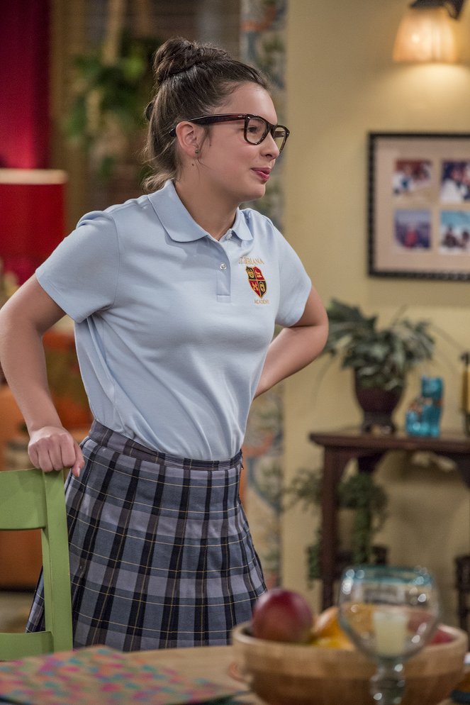 One Day at a Time - This Is It - De filmes - Isabella Gomez
