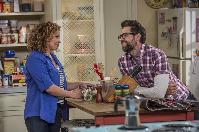 One Day at a Time - Season 1 - This Is It - Photos - Justina Machado, Todd Grinnell