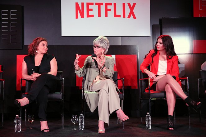 One Day at a Time - Season 1 - Tapahtumista - Netflix Original Series "One Day at a Time" FYC Panel - Justina Machado, Rita Moreno, Isabella Gomez