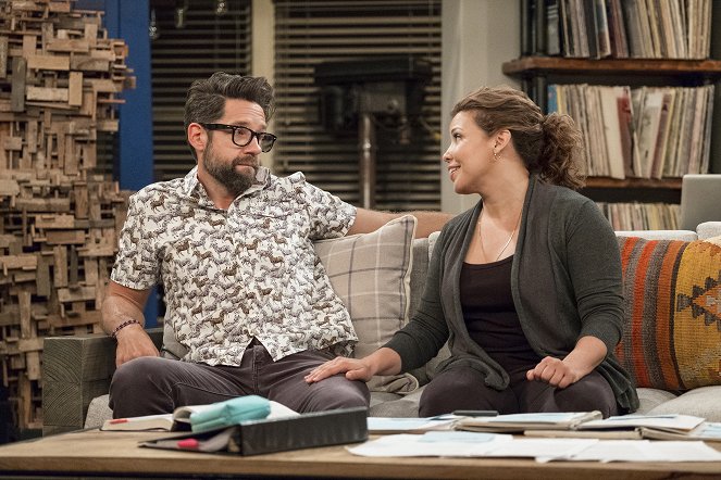 One Day at a Time - Season 2 - Schooled - Photos - Todd Grinnell, Justina Machado