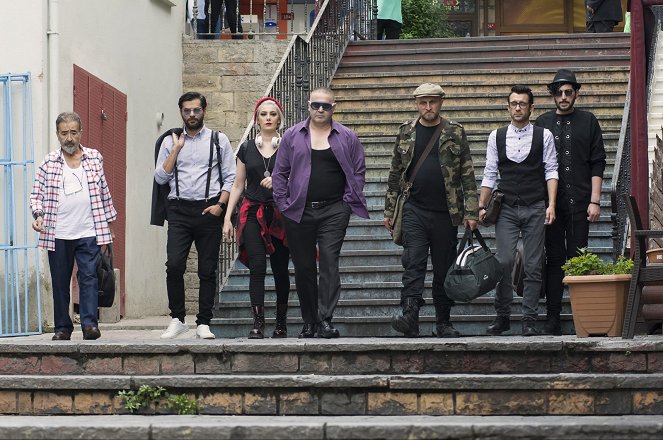 Yalan Dolan - De la película - Burcu Binici, Şafak Sezer, Çetin Altay