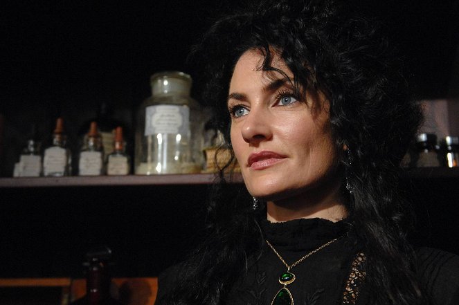 Witches of East End - Potentia noctis - Film - Mädchen Amick