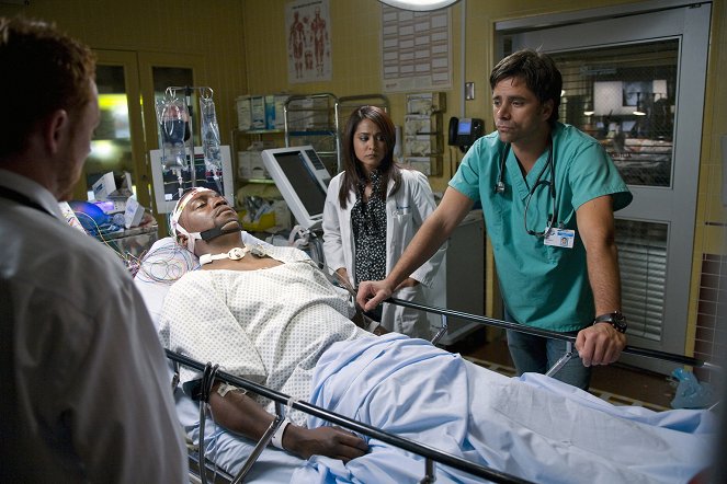 ER - Season 15 - Life After Death - Photos - Mekhi Phifer, Parminder Nagra, John Stamos
