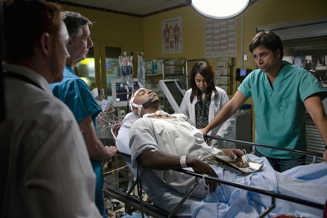ER - Season 15 - Life After Death - Photos - Mekhi Phifer, Parminder Nagra, John Stamos