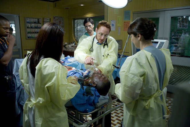 ER - Season 15 - Life After Death - Van film - Scott Grimes, Mekhi Phifer