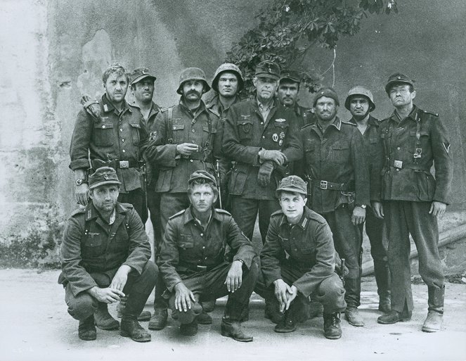 Croix de fer - Film - Fred Stillkrauth, Vadim Glowna, James Coburn, Klaus Löwitsch