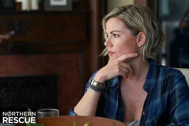 Northern Rescue - Lobby Cards - Kathleen Robertson