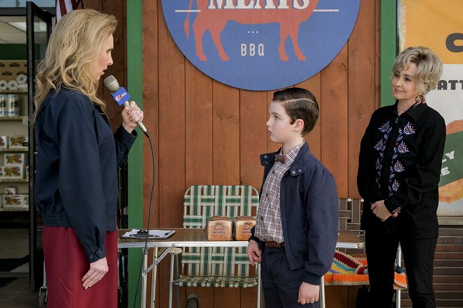 Young Sheldon - A Loaf of Bread and a Grand Old Flag - Van film - Iain Armitage, Annie Potts