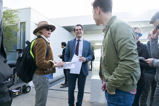 Modern Family - Alerte rouge - Tournage - Julie Bowen, Ty Burrell