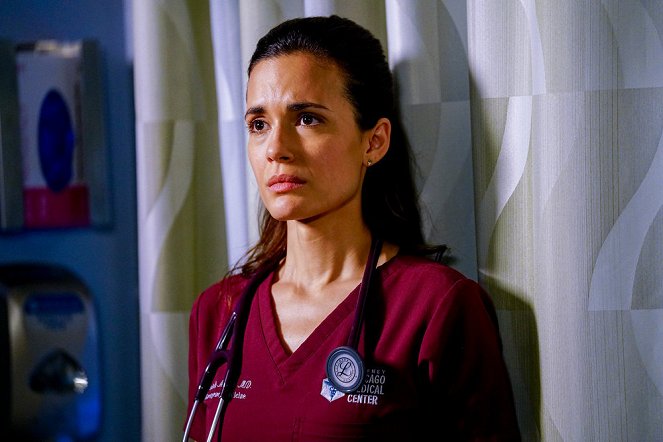 Chicago Med - All The Lonely People - Do filme - Torrey DeVitto