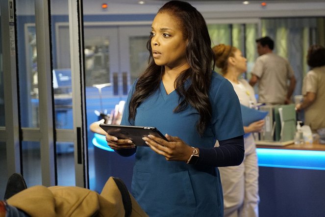 Chicago Med - Who Can You Trust - Photos - Marlyne Barrett