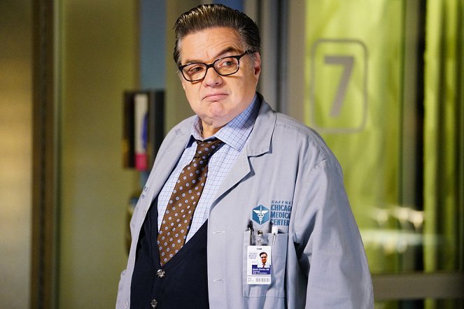 Chicago Med - Who Can You Trust - Photos - Oliver Platt