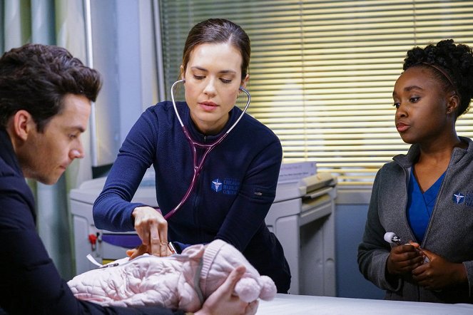 Chicago Med - Can't Unring That Bell - Photos - Torrey DeVitto