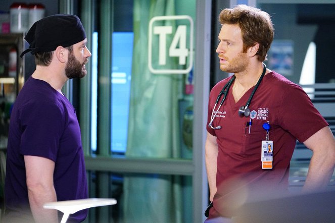 Chicago Med - Can't Unring That Bell - Van film - Colin Donnell, Nick Gehlfuss