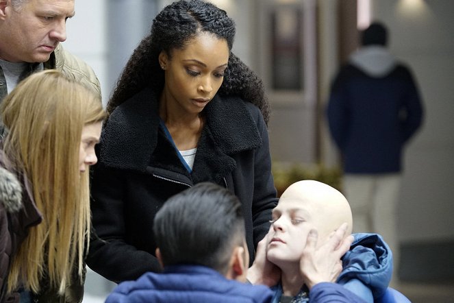 Chicago Med - Old Flames, New Sparks - Photos - Yaya DaCosta