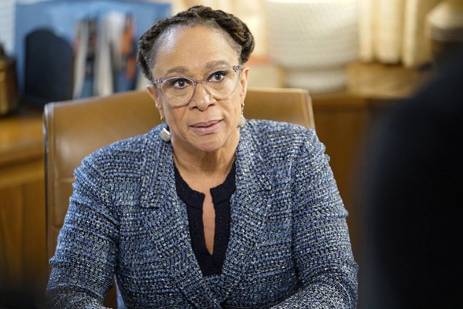 Chicago Med - Old Flames, New Sparks - Photos - S. Epatha Merkerson