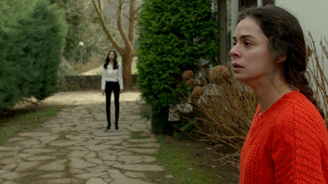 Sila ženy - Season 2 - Episode 17 - Z filmu - Özge Özpirinçci