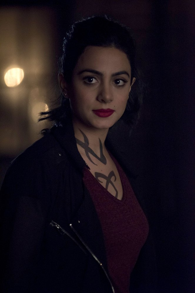 Shadowhunters: The Mortal Instruments - Lost Souls - Photos - Emeraude Toubia