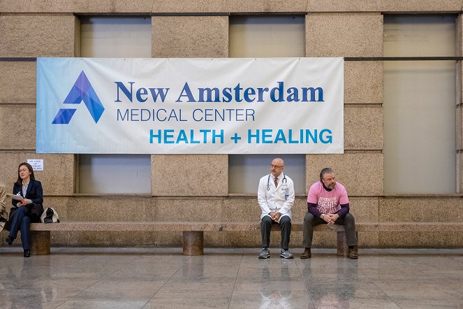Nemocnice New Amsterdam - Šest nebo sedm minut - Z filmu - Anupam Kher, Tyler Labine