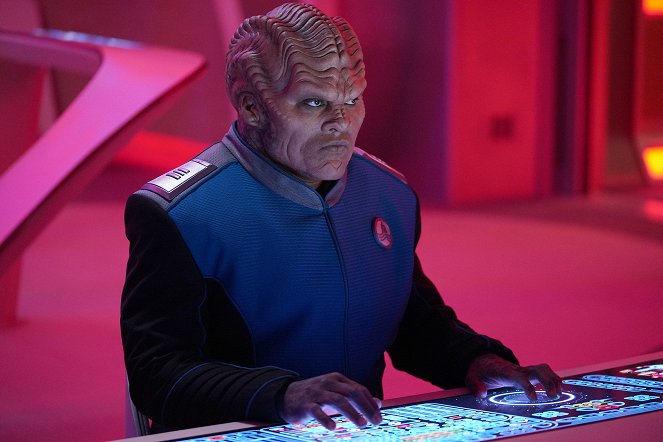 The Orville - Identity, Part 2 - Photos - Peter Macon