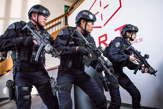 SWAT - Különleges egység - Rendőrgyilkosok - Filmfotók - Kenny Johnson, David Lim, Lina Esco