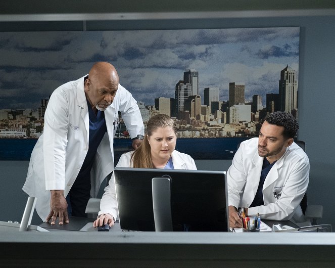 Grey's Anatomy - Add It Up - Photos - James Pickens Jr., Jaicy Elliot, Jesse Williams