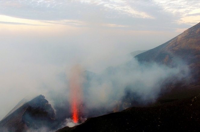 Des volcans et des hommes - Naples : Un volcan peut en cacher un autre - Do filme