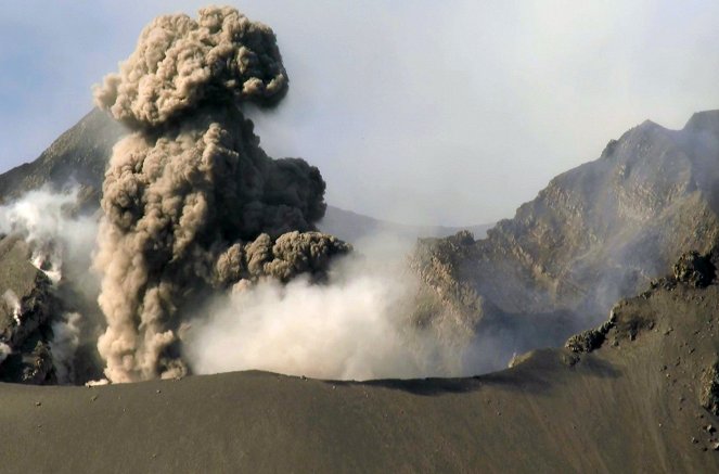 Des volcans et des hommes - La Réunion : Au cœur des volcans - Van film
