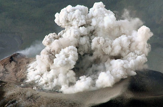 Des volcans et des hommes - Sakurajima : Une vie sous les cendres - Van film