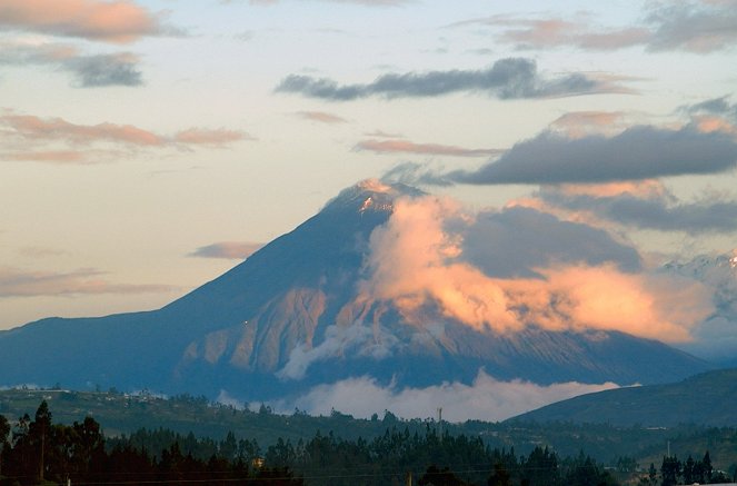 Des volcans et des hommes - Équateur : Les irréductibles du Tungurahua - Filmfotók