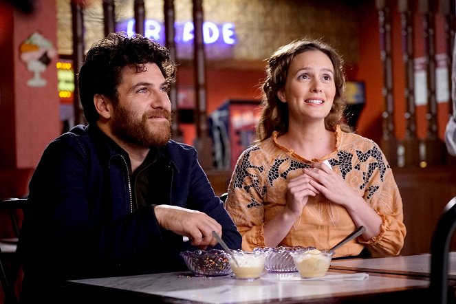 Making History - The Duel - Photos - Adam Pally, Leighton Meester