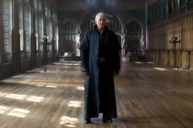 As Aventuras de Merlin - Season 2 - O caçador de bruxas - Promo - Charles Dance