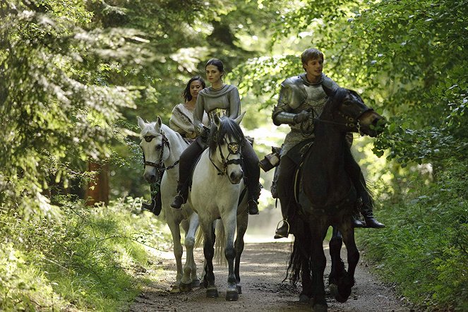 Merlin - Season 3 - The Castle of Fyrien - Kuvat elokuvasta - Angel Coulby, Katie McGrath, Bradley James