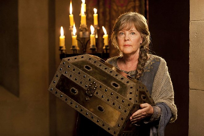 Merlin - Love in the Time of Dragons - Photos - Pauline Collins