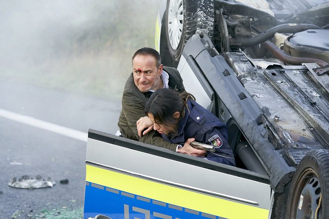 Alarm für Cobra 11 - Die Autobahnpolizei - Feuerprobe - Filmfotos - Erdogan Atalay, Gizem Emre