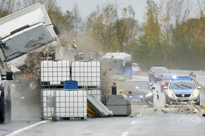 Alarm für Cobra 11 - Die Autobahnpolizei - Feuerprobe - Photos