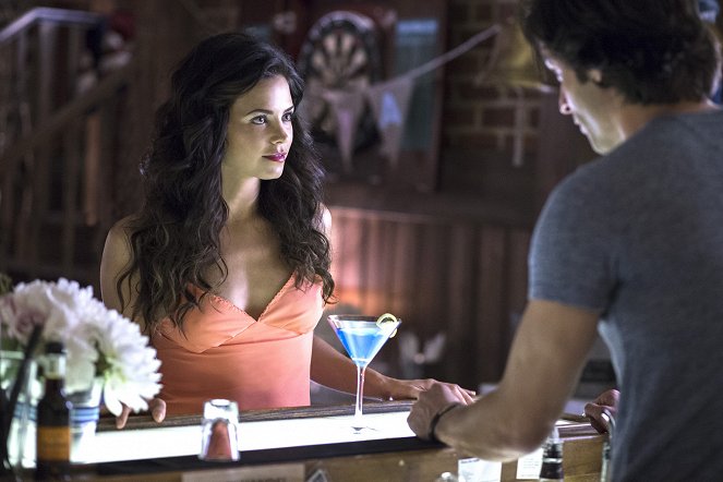 Witches of East End - Sex, Lies, and Birthday Cake - Photos - Jenna Dewan