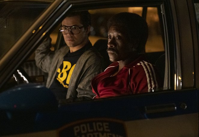 Fekete hétfő - 65 - Filmfotók - Andrew Rannells, Don Cheadle