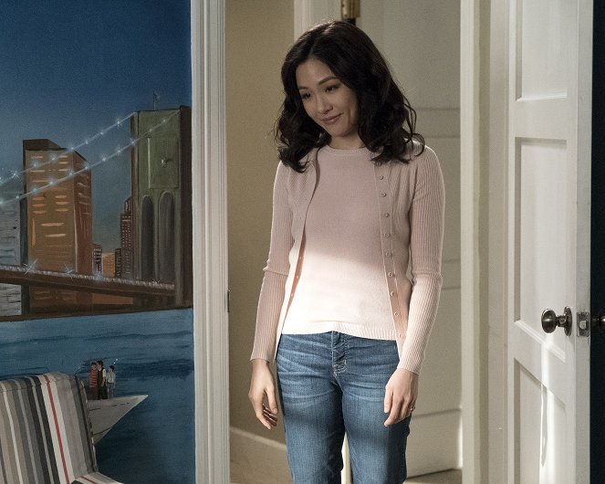 Fresh Off the Boat - These Boots Are Made for Walkin' - De la película - Constance Wu