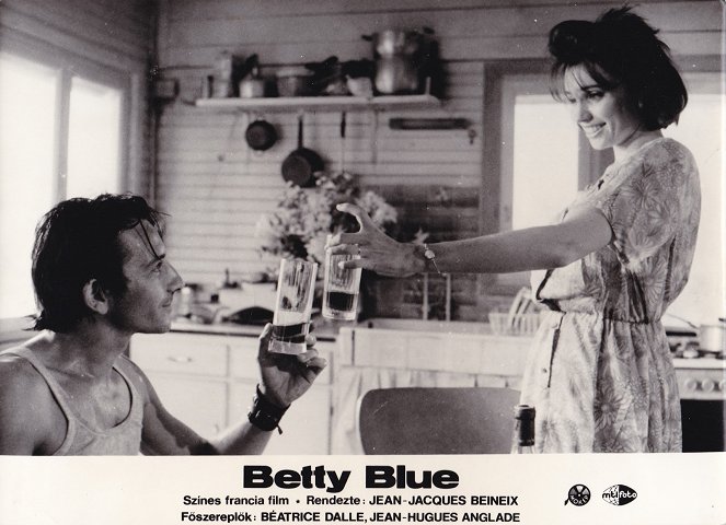 Betty Blue 37º,2 de Manhã - Cartões lobby