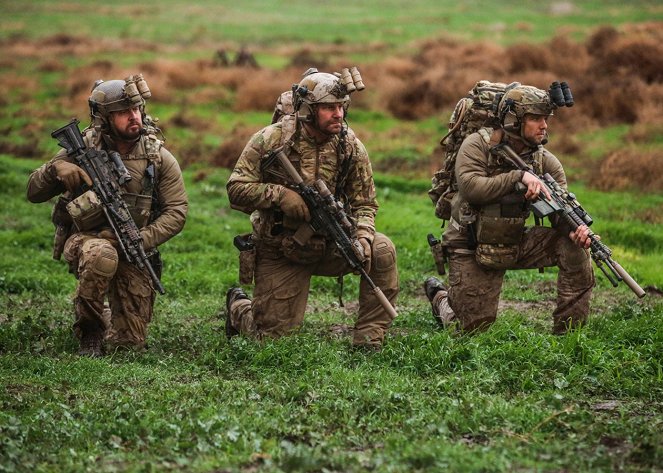 SEAL Team - Man stirbt nur einmal - Dreharbeiten - A. J. Buckley, David Boreanaz, Max Thieriot