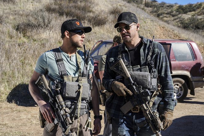 SEAL Team - Season 2 - What Appears to Be - Photos - Max Thieriot, David Boreanaz