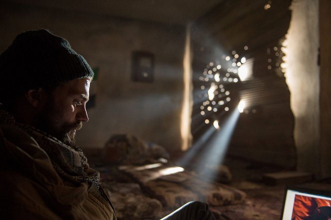 A Private War - Filmfotos - Jamie Dornan