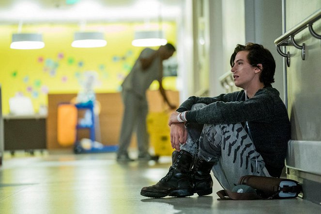 Five Feet Apart - Photos - Cole Sprouse