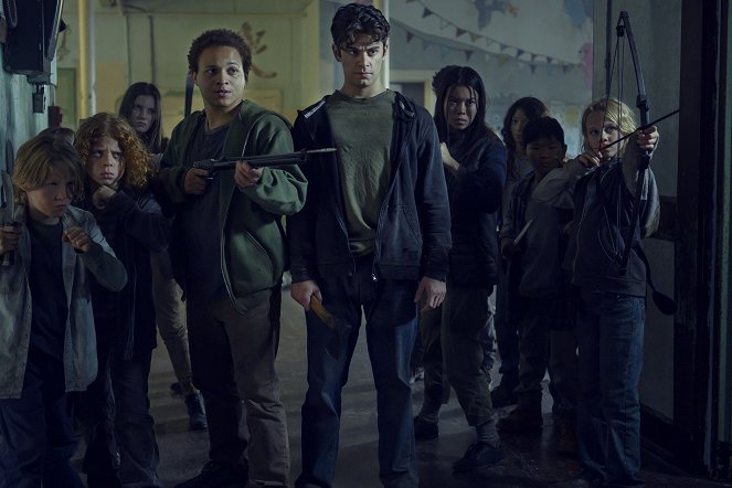 Walking Dead - Arpia - Kuvat elokuvasta - Luke David Blumm, Joey Simon, Jessi Goei, Elle Graham