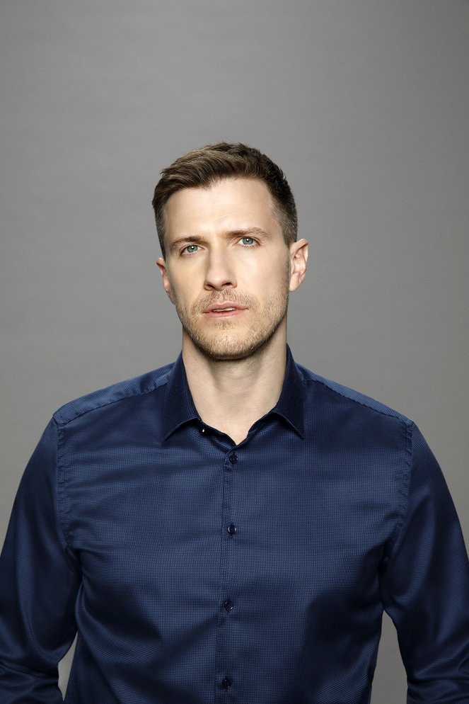 Absentia - Season 2 - Promoción - Patrick Heusinger