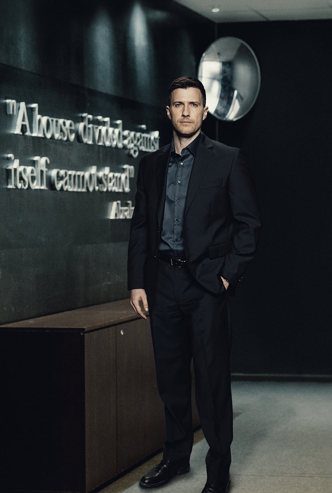 Absentia - Season 2 - Promoción - Patrick Heusinger